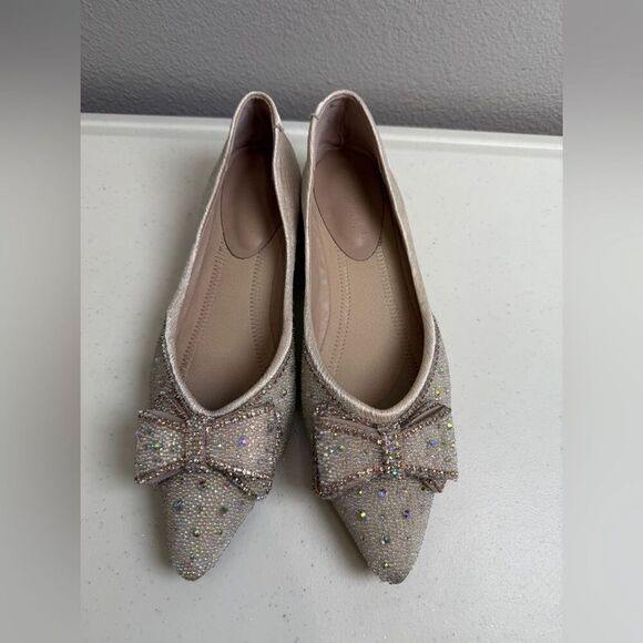 Womens Wedding Shoes Low Heel  Size 9 Embellished Rhinestones Bow - Picture 1 of 7